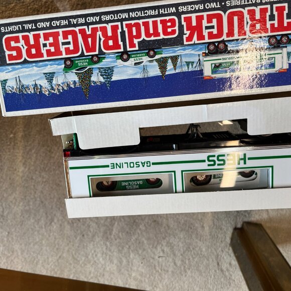1997 Hess Toy Truck with Friction Racers – Lights & Ramp, NIB - Picture 6 of 16